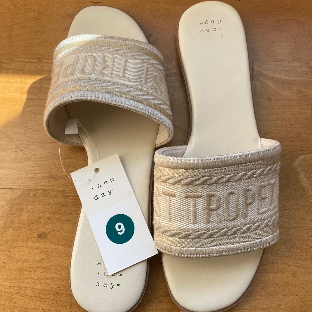 Women’s sandals - Size 9
